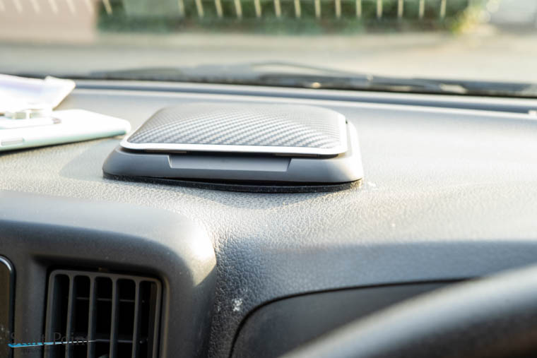 閉じた状態 車用スマホスタンド