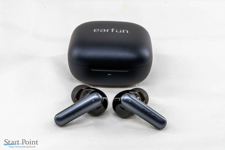 EarFun Air Pro 4i イヤホンとケース