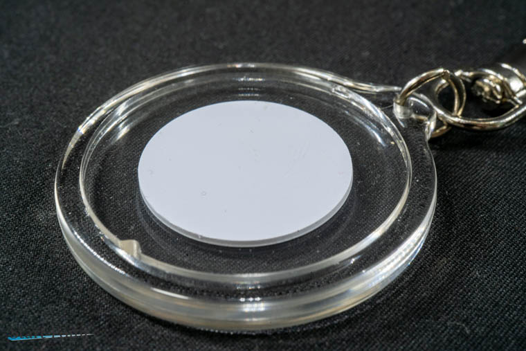 フタの部分が少し浮いています